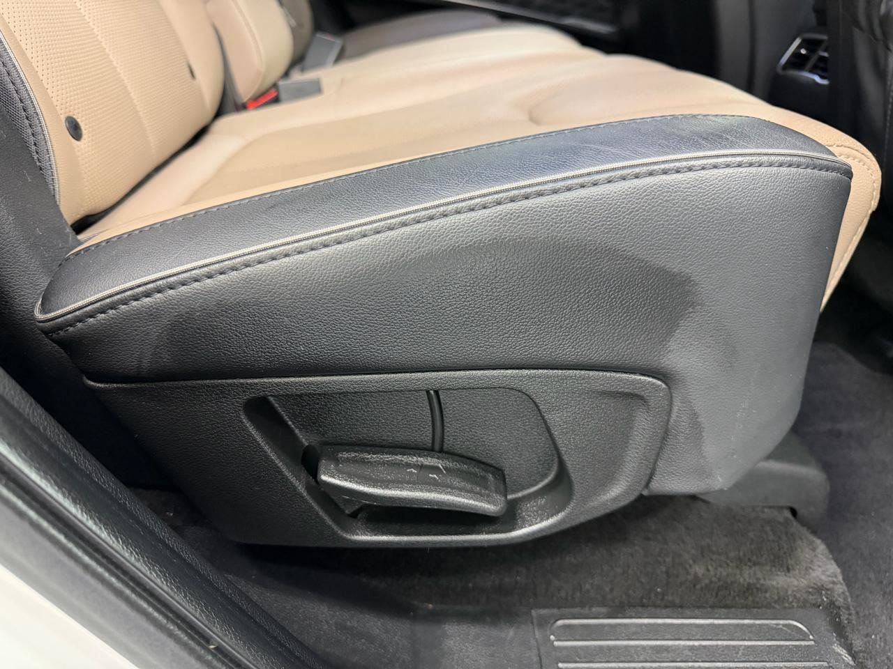 Used 2023 Hyundai Santa Fe Limited AWD/4WD image 19