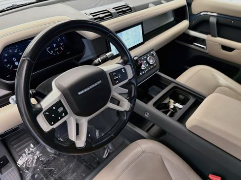 Used 2022 Land Rover Defender 110 SE AWD/4WD image 7