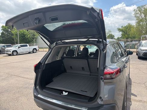 Used 2022 Nissan Rogue SV FWD image 27