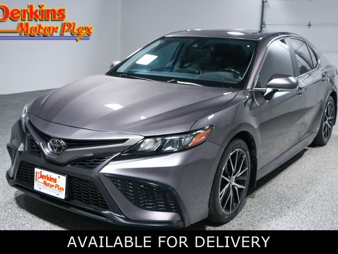Used 2023 Toyota Camry SE w/ Audio Upgrade Package FWD image 1
