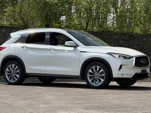 Used 2022 INFINITI QX50 Luxe AWD/4WD image 2