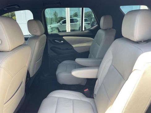 Used 2023 Chevrolet Traverse LT FWD image 11