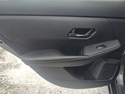 Used 2025 Nissan Sentra SV image 28