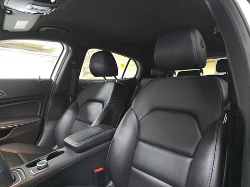 Used 2019 Mercedes-Benz GLA 250 4MATIC image 21
