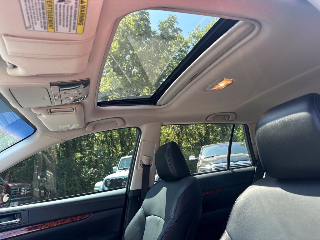 Used 2011 Subaru Outback 2.5i Limited w/ PWR Moonroof Pkg AWD/4WD image 25