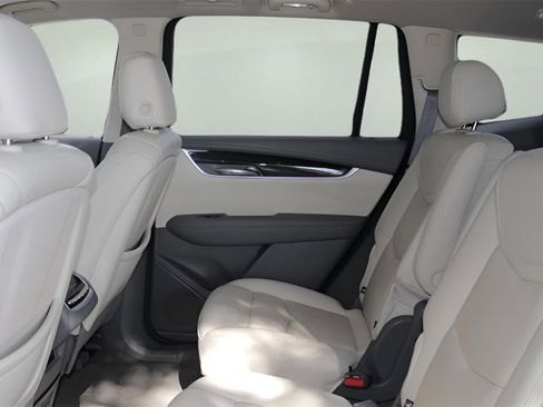 Used 2021 Cadillac XT6 Premium Luxury image 13