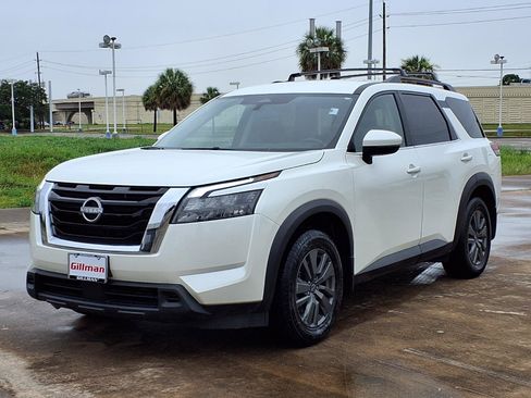 Used 2024 Nissan Pathfinder SV FWD image 6