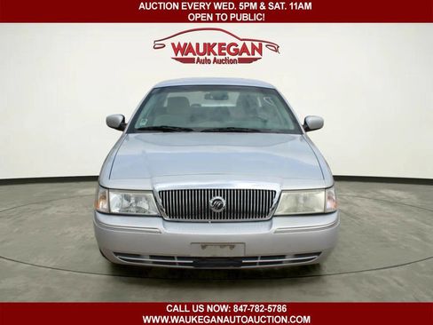 Used 2003 Mercury Grand Marquis GS RWD image 2
