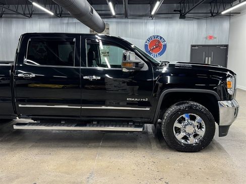 Used 2018 GMC Sierra 2500 SLT w/ Duramax Plus Package image 18