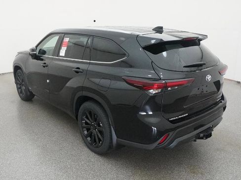 New 2026 Toyota Highlander Limited image 5
