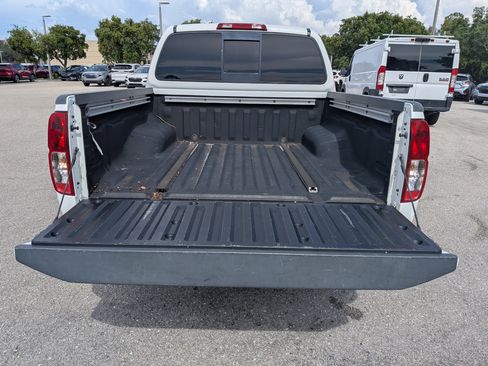 Used 2019 Nissan Frontier SL RWD image 13