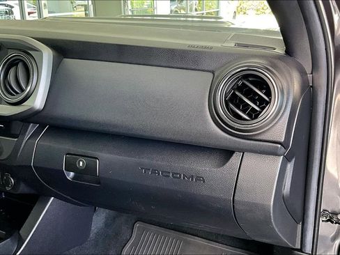 Certified 2022 Toyota Tacoma TRD Sport w/ Technology Package image 27