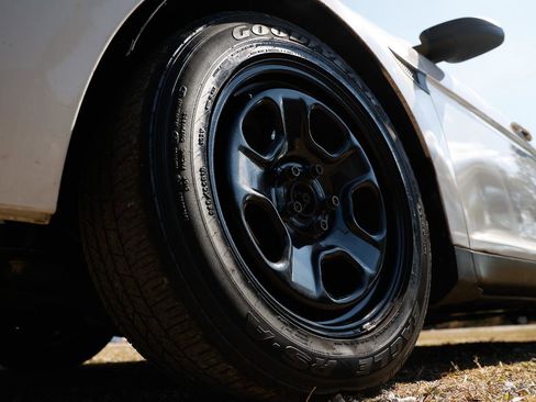 Used 2015 Ford Taurus Police Interceptor AWD image 22