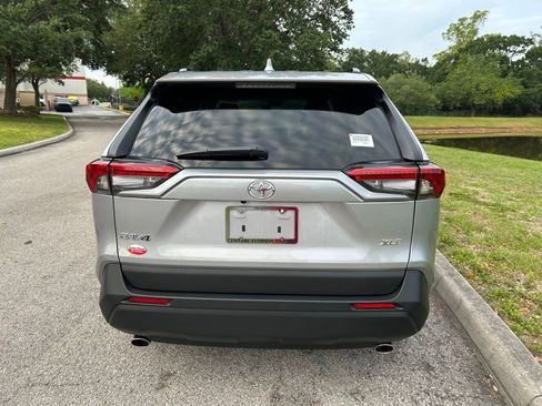 Used 2024 Toyota RAV4 XLE FWD image 5