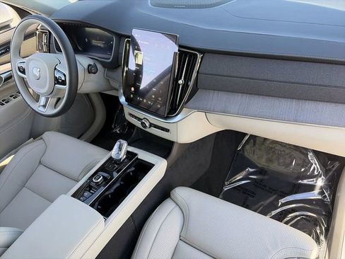 New 2026 Volvo XC90 T8 Ultra w/ Protection Package image 13