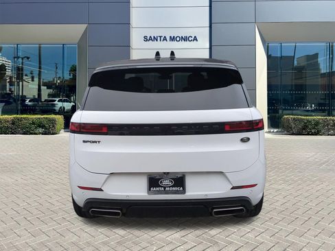 Used 2023 Land Rover Range Rover Sport SE Dynamic AWD/4WD image 4