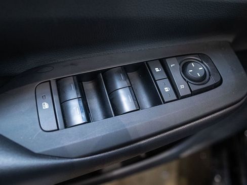 Used 2025 Toyota Prius LE image 20