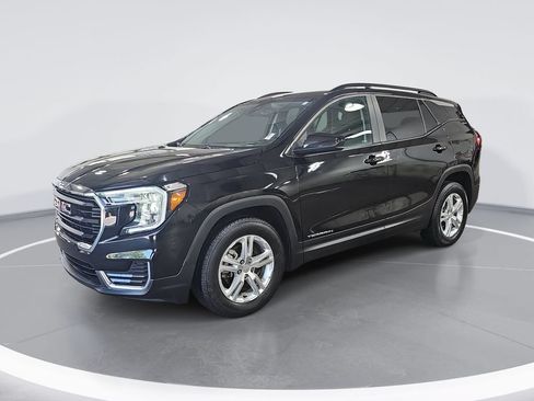 Used 2024 GMC Terrain SLE w/ Driver Convenience Package FWD image 9