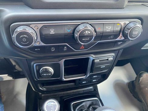 Used 2022 Jeep Gladiator Sport w/ Trailer Tow Package AWD/4WD image 22