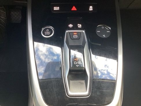 Used 2022 Audi Q4 e-tron Premium w/ Convenience Package image 19