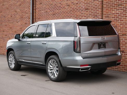 Used 2023 Cadillac Escalade Premium Luxury w/ LPO, Radiant Package AWD/4WD image 3