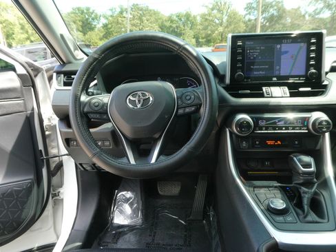 Used 2019 Toyota RAV4 Limited w/ Advanced Technology Package AWD/4WD image 15