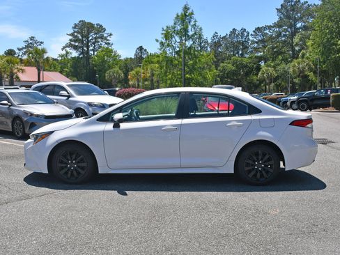 Certified 2023 Toyota Corolla LE FWD image 2