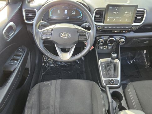Used 2023 Hyundai Venue SEL image 14