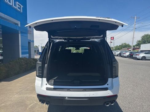 New 2026 Chevrolet Suburban RST AWD/4WD image 8