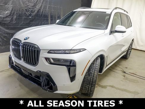 Used 2026 BMW X7 xDrive40i w/ Executive Package image 4