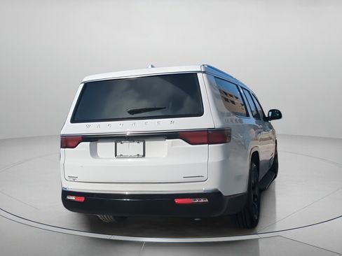 Used 2023 Jeep Wagoneer L Series III w/ Preferred Equipment Group image 25