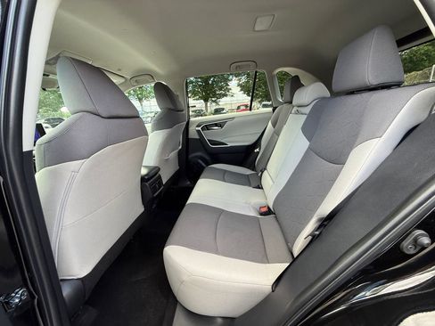 Used 2025 Toyota RAV4 XLE FWD image 23