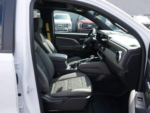 Used 2024 Chevrolet Colorado ZR2 w/ Technology Package AWD/4WD image 27