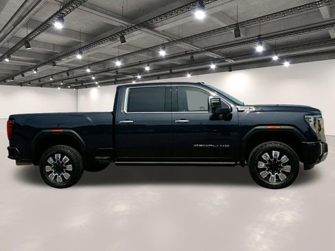 Used 2024 GMC Sierra 2500 Denali w/ Denali Reserve Package AWD/4WD image 17