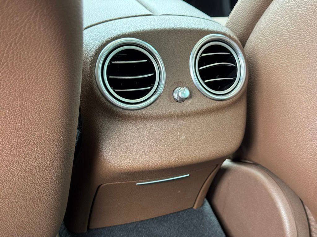Used 2018 Mercedes-Benz E 400 4MATIC Sedan image 40