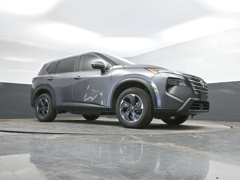 Used 2025 Nissan Rogue SV AWD/4WD image 33