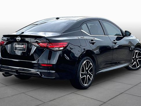 Certified 2025 Nissan Sentra SR FWD image 13