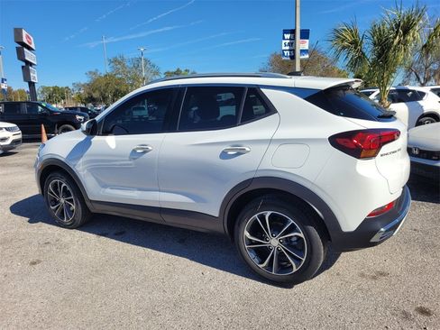 Used 2022 Buick Encore GX Essence image 9