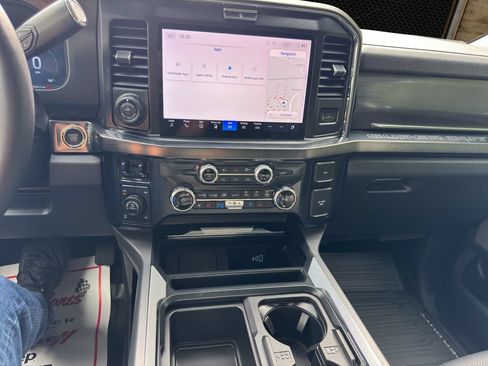 Used 2025 Ford F350 Lariat w/ Lariat Ultimate Package AWD/4WD image 32