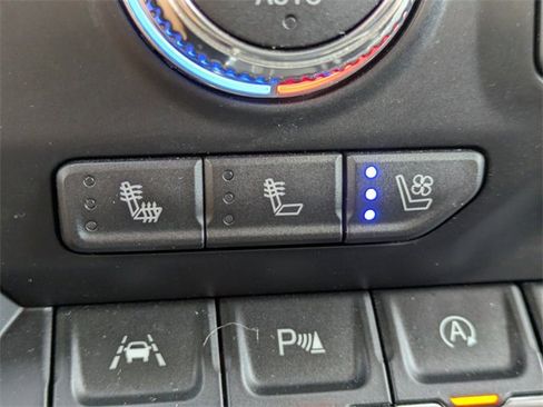 Used 2020 GMC Sierra 1500 AT4 w/ AT4 Premium Package image 25