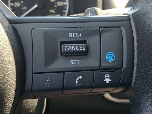 Used 2024 Nissan Rogue SV AWD/4WD image 21
