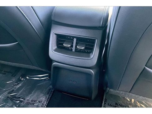 Used 2024 Chevrolet Equinox EV RS FWD image 10