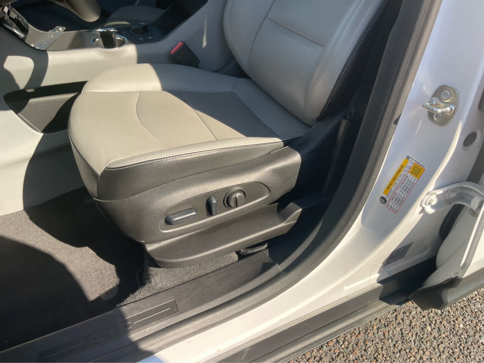 Used 2024 GMC Terrain SLT w/ Tech Package FWD image 13