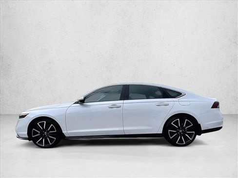 Used 2025 Honda Accord Touring image 6