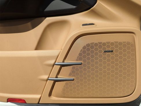 Used 2017 Porsche Cayenne S Platinum image 30