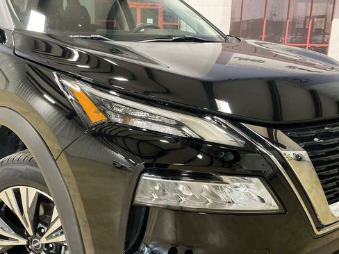 Used 2023 Nissan Rogue SV w/ SV Premium B Package FWD image 10