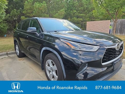 Used 2021 Toyota Highlander L AWD/4WD image 6