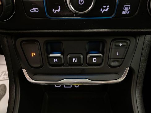 Used 2019 GMC Terrain SLE w/ Driver Convenience Package FWD image 19
