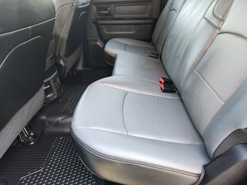 Used 2024 RAM 2500 Tradesman w/ Chrome Appearance Group image 30