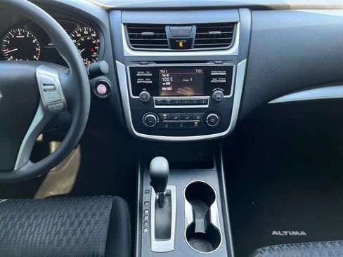 Used 2016 Nissan Altima 2.5 S w/ Power Driver Seat Package FWD image 17